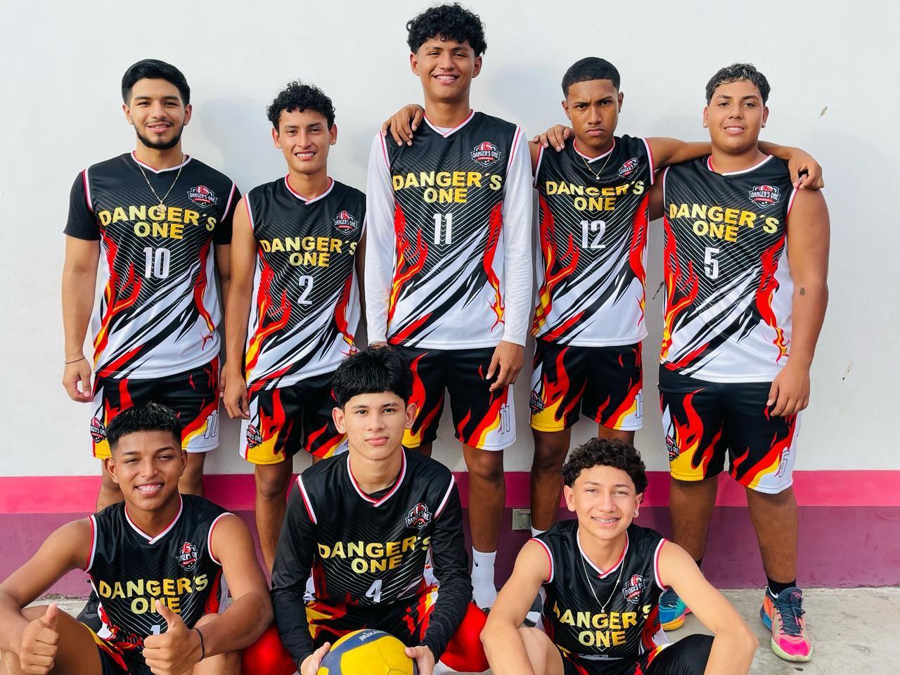 02 Volleyball Team