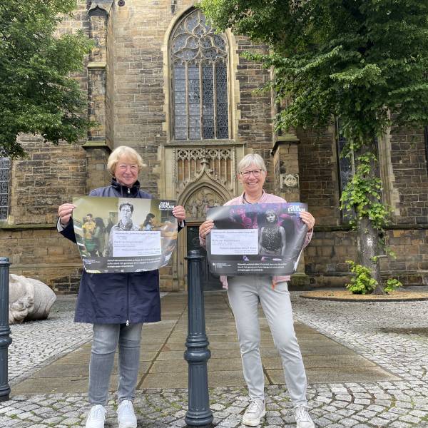 1. Hannelen Stoffers vom Seniorenbeirat (l.) und Marita Winter vom Bürgertreff „füreinander“ laden gemeinsam zum Markt der Möglichkeiten im Rahmen der Aktionswoche „Gemeinsam gegen Einsamkeit“ ein.
